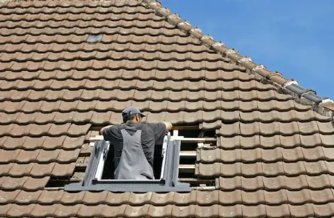 Pose de velux - Varennes-lès-Mâcon